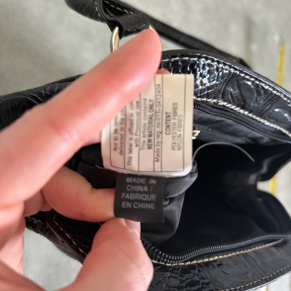 Guess patent faux leather mini purse | y2k mini guess bag - Picture 7 of 8